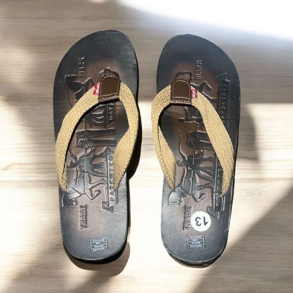 ✨Levis Mens Two Horse Casual Sz 13 Flip Flops✨